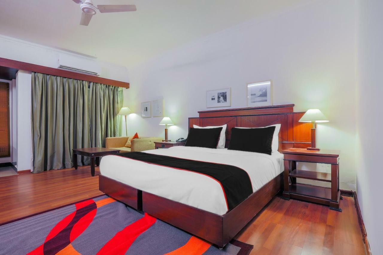 Collection O 40310 Devasthali Hotel Majorda Bagian luar foto